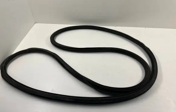 Porsche Macan (95B) Rubber seal rear door 95B831721