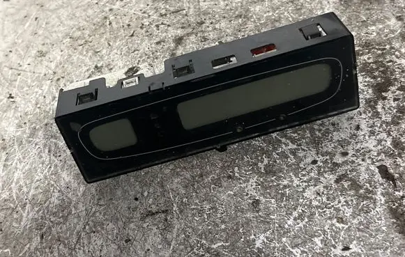 Renault Laguna I Screen/display/small screen P8200002604A