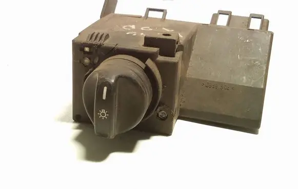 Mercedes-Benz E W210 Light switch 2105450504 04055005