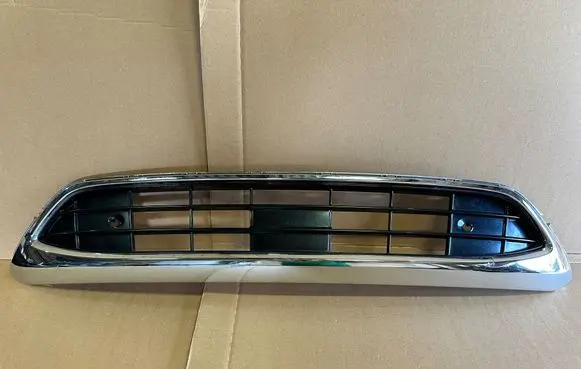 Ford Kuga II Front bumper lower grill GV4417D635V GV4417D635M