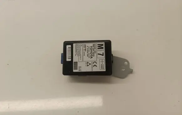 Toyota RAV 4 (XA40) Door control unit/module 8974042190