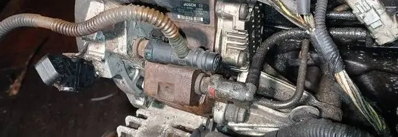 Renault Scenic II - Grand scenic II Fuel injection high pressure pump 0445010075 8200108225
