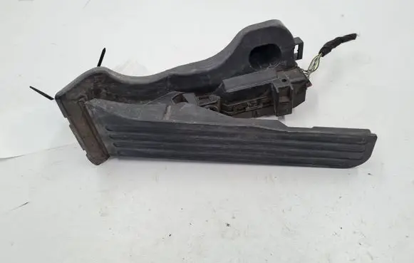 Volkswagen Golf V Accelerator throttle pedal 1K1721503P