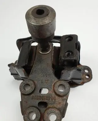 Citroen C5 Engine mount vacuum valve 9646132380