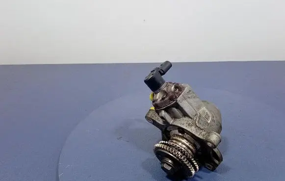 Ford Mondeo MK I Fuel injection high pressure pump HG9Q9B395AA