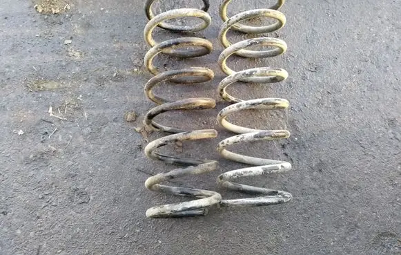 Ford Mondeo Mk III Rear coil spring
