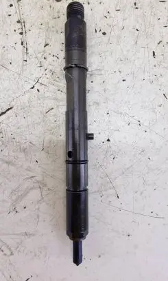 Audi A6 S6 C5 4B Fuel injector 059130201G