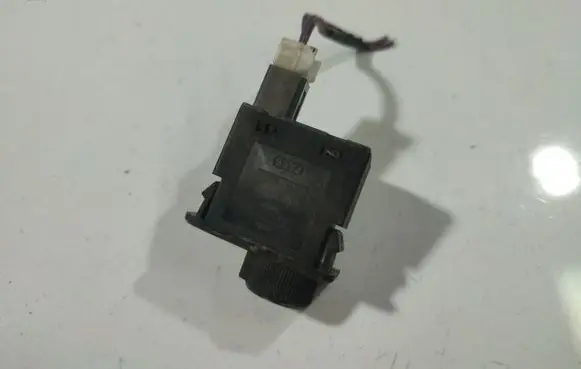 Nissan Almera Tino Headlight level height control switch