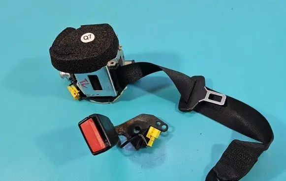 Mercedes-Benz C W204 Rear seatbelt A2048600569 IMPRK1584763