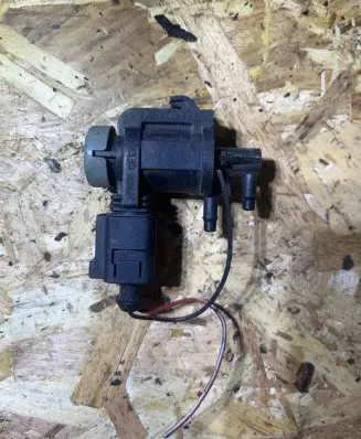 Volkswagen PASSAT B6 Turbo solenoid valve 1J0906283C 18130