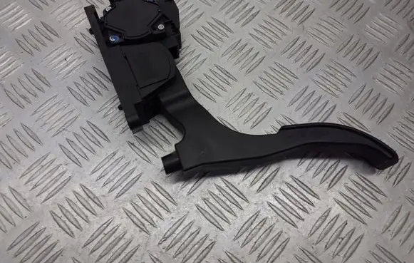 Skoda Fabia Mk1 (6Y) Accelerator throttle pedal 0280752215