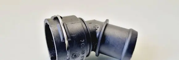 Volkswagen PASSAT B6 Engine coolant pipe/hose 1J0121619