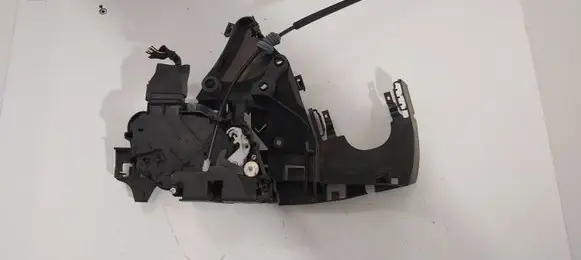 Volvo V50 Front door lock 985915 30784047
