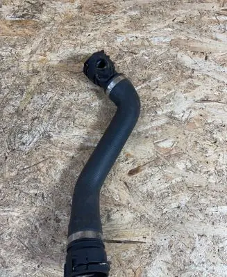 BMW X1 E84 Engine coolant pipe/hose 7525641