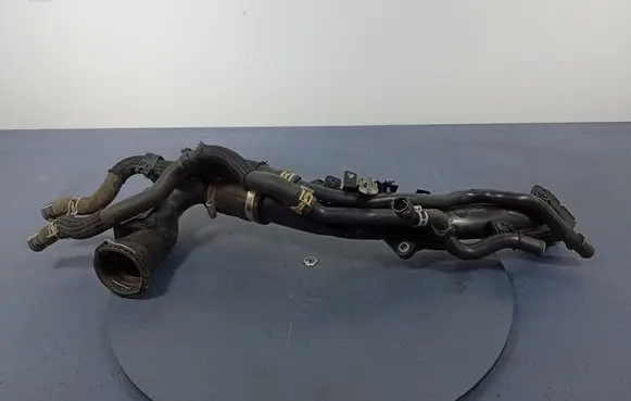 Toyota Avensis T270 Air intake hose/pipe 173610X010