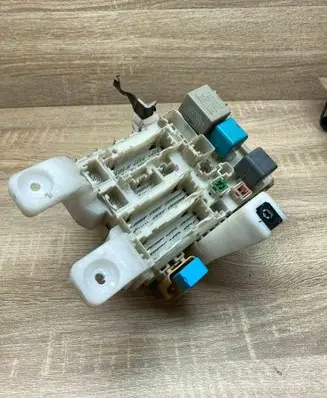 Toyota Prius (XW20) Fuse module 41280551 407260336