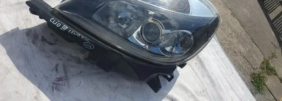 Renault Clio III Headlight/headlamp 8200689297