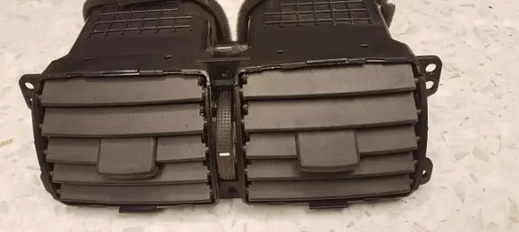 Hyundai Tucson LM Dash center air vent grill 974102E000 JM9732OA