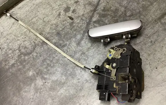 Audi A6 S6 C5 4B Front door lock 4B1837016B 4B2837886