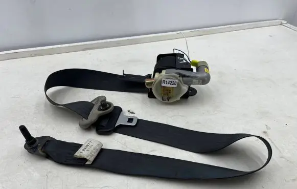 Mazda 2 Front seatbelt T89307T