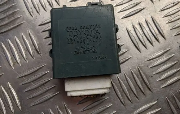 Toyota Yaris Verso Door central lock control unit/module 8598052031