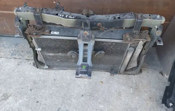 Toyota Avensis T270 Front bodywork piece T27PASPRZODLIFT