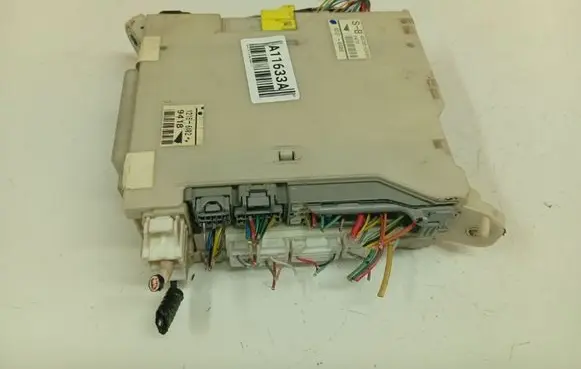 Lexus IS 220D-250-350 Fuse box set 8273053050