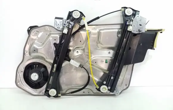 Mercedes-Benz CLS C218 X218 Front door window regulator with motor