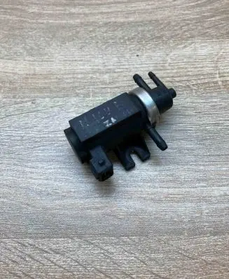 Volvo S40, V40 Turbo solenoid valve 30618057 72190343