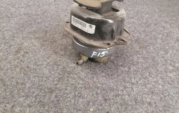 BMW X5 F15 Engine mount bracket 6853103