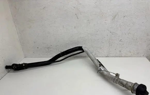 Volvo XC90 Fuel tank filler neck pipe 8624901