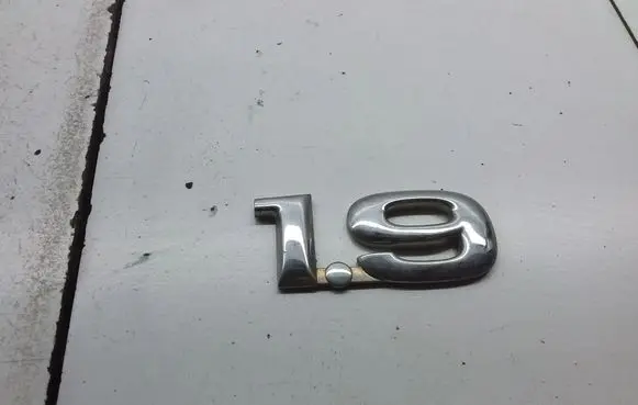 Opel Vivaro Manufacturers badge/model letters 