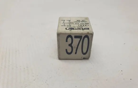 Audi A6 S6 C6 4F Other relay 8D0951253