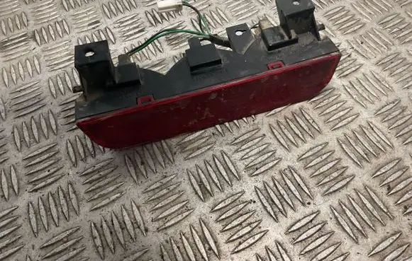Mitsubishi Pajero Third/center stoplight