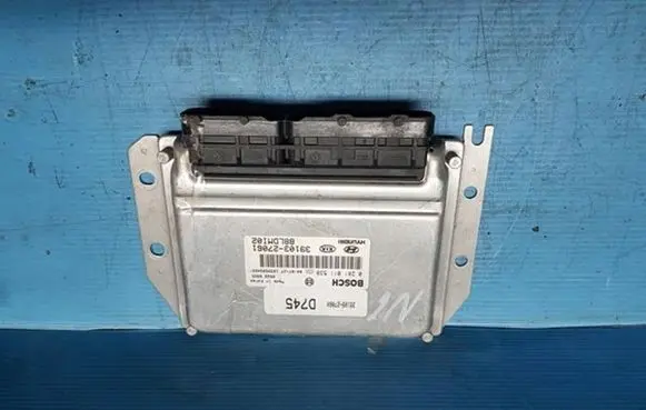 KIA Cerato Engine control unit/module 3910327061