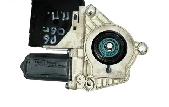Volkswagen PASSAT B6 Front door window regulator motor 1K0959702Q 1K0959792M 988693112