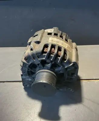Volkswagen PASSAT B5 Generator/alternator 437341