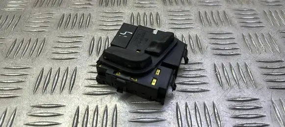 Mercedes-Benz E W212 Seat control switch A2048701858