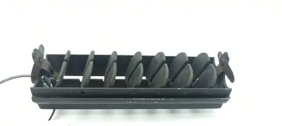 Mercedes-Benz S W116 Dash center air vent grill