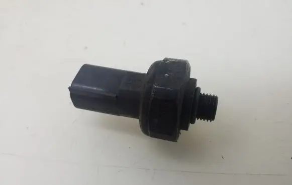 Mercedes-Benz CLS C219 Air conditioning (A/C) pressure sensor A0045429018