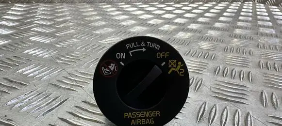Volvo S90, V90 Passenger airbag on/off switch 31376465