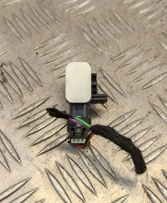 Mercedes-Benz CLA C117 X117 W117 Airbag deployment crash/impact sensor A1668210151 56054085AA