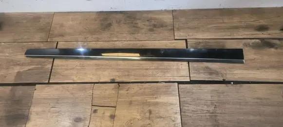 Mercedes-Benz ML W164 Front door trim (molding) A1646905262