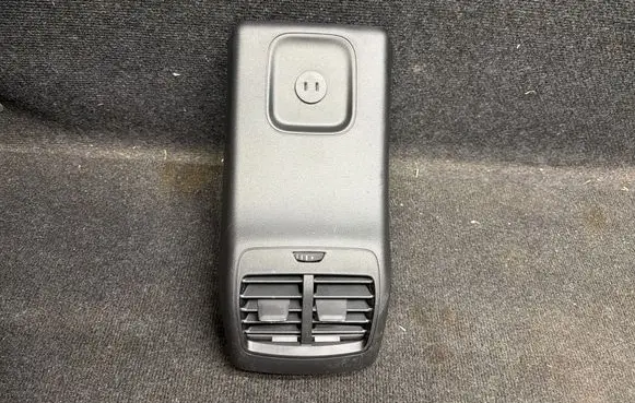 Ford Escape IV Rear air vent grill LJ6B19C570AAW PU5T19J211FA K7EDB