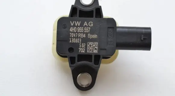 Audi A7 S7 4G Airbag deployment crash/impact sensor 4H0955557