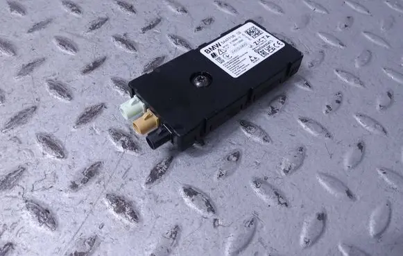 BMW X1 U11 Aerial antenna amplifier 5A4FF06 65205A4FF06