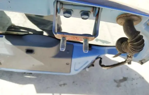 Chevrolet Kalos Tailgate/trunk/boot hinge