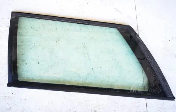 Volkswagen PASSAT B3 Rear side window