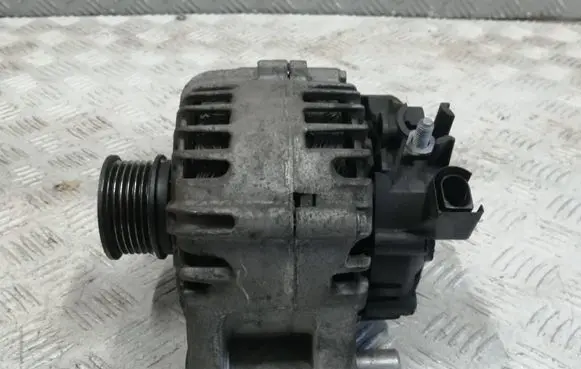 Ford Focus Generator/alternator AV6N10300MD FG15T074 2112008145