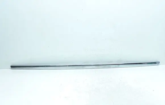 Tailgate trim